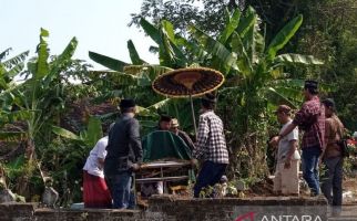 Agus Diduga Tega Bakar Istri dan Anak Bayinya Hingga Tewas - JPNN.com