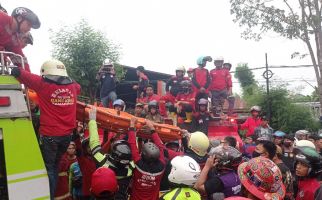 Mobil Tabrak Ruko di Samarinda, 1 Keluarga Kehilangan Nyawa, Ya Tuhan - JPNN.com