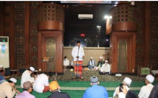 Mas Tri Peringati Nuzululqur'an di Masjid Al Barkah, Kata Sambutannya Meneduhkan - JPNN.com