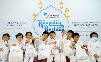 Puluhan Anak Yatim Terima Santunan dari Rotaryana Prima - JPNN.com