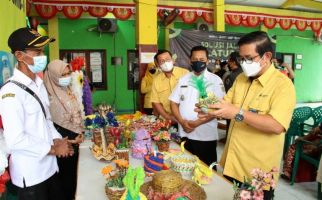 Usaha Petrokimia Gresik Ajak Warga Kelola Sampah Plastik - JPNN.com