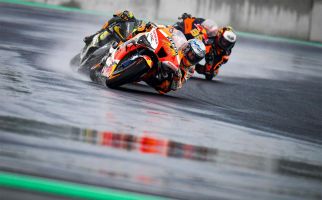 FP2 MotoGP Portugal Dramatis, Honda 1 & 2, Ducati Berjatuhan - JPNN.com