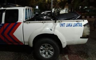 Hantam Truk Dishub di Pinggir Jalan, Pengendara Motor Tewas Seketika - JPNN.com
