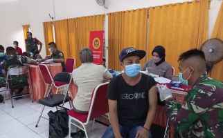 Ratusan Narapidana di Jember Mendapat Suntikkan Vaksin dari BIN - JPNN.com