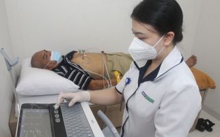 Ratusan Warga Mampang Antusias Deteksi Dini Kesehatan Jantung Gratis - JPNN.com