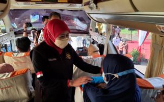Khofifah Lepas Mudik Gratis Warga Jatim di Jakarta, Begini Pesannya - JPNN.com
