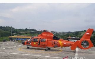 Lihat, Helikopter Basarnas Sudah Siaga di Gerbang Tol Kalikangkung - JPNN.com