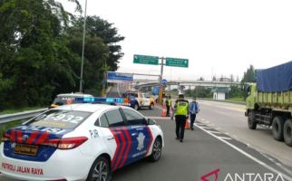 Urai Kepadatan Kendaraan, Jalan Tol Layang MBZ Ditutup Sementara - JPNN.com