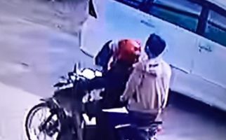 Keluar dari Cafe, Polisi Bernama Septian Pradana Langsung Kaget, Alamak! - JPNN.com