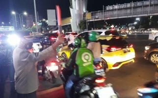 Pemudik Membeludak di Bekasi, Kombes Hengki Sampai Turun Tangan, Lihat - JPNN.com