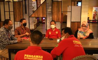 Kemnaker Kunjungi 2 Perusahaan Ini untuk Pantau Pelaksanaan THR 2022 - JPNN.com