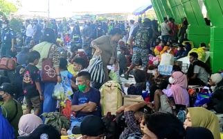 Kendati Membeludak, Pemudik di Pelabuhan Balikpapan Tidak Ada yang Tertinggal - JPNN.com