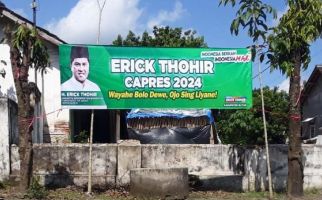 Totalitas, Warga Blitar Raya Pasang Spanduk Erick Thohir Capres di 220 Desa - JPNN.com