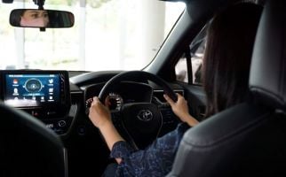 6 Tip Aman Berkendara Mobil Saat Musim Hujan - JPNN.com