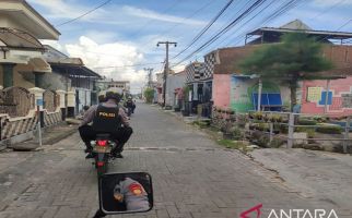 Warga Mudik, Tim Jokotole Polres Sumenep Bergerak Menjaga Perumahan, Lihat Aksinya - JPNN.com