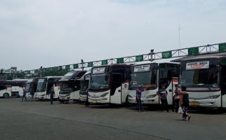 Meliput di Terminal Bekasi, Wartawan Diintimidasi 2 Calo, Diancam Dikuliti - JPNN.com