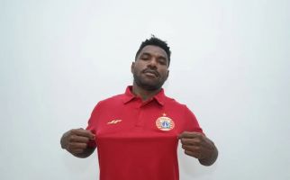 Penyerang Tersubur PON Papua Ricky Cawor Resmi Berseragam Persija - JPNN.com