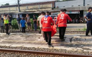 Ngeri, Ganda Sutrisna Tewas Tertabrak Kereta Api di Stasiun Klari - JPNN.com