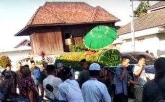 Mang Rusli Meninggal Dunia Saat Mengumandangkan Azan Isya, Satu Desa Berduka - JPNN.com