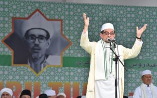 Haul Guru Tua, Salim Segaf: Beliau Mengabdikan Hidupnya untuk Dakwah - JPNN.com