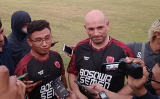 Pelatih PSM Soroti Kepemimpinan Wasit, Tavares: Solusinya VAR - JPNN.com