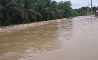 Ribuan Warga di Tabang Kukar Terisolasi Banjir, Pemerintah Belum Berikan Bantuan - JPNN.com