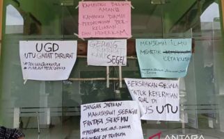 Protes Pelecehan Seksual, BEM Segel Pintu Rektorat UTU Meulaboh - JPNN.com