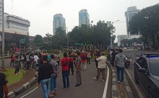 Massa Unjuk Rasa Mulai Padati Bundaran Patung Kuda dan DPR, Polisi Bersiap - JPNN.com