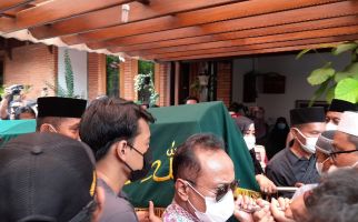 Fahmi Idris Meninggal Dunia, Begini Suasana di Rumah Duka - JPNN.com