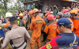 Longsor di Bogor, Jasad Bu Eneng Terjepit Barang, Semua Korban Sudah Ditemukan - JPNN.com