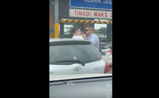 Heboh, Pengendara Pajero Arogan di Tol Tomang, Polisi Sudah Bergerak - JPNN.com