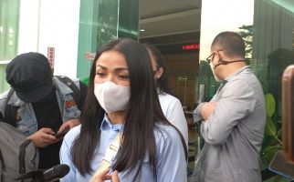 Nirina Zubir Cukup Puas dengan Persidangan Hari Ini, Tetapi... - JPNN.com