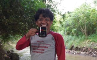 Sahabat Ciliwung Minta Ecoton Bergabung Bersihkan Sungai Ketimbang Somasi Pemerintah - JPNN.com