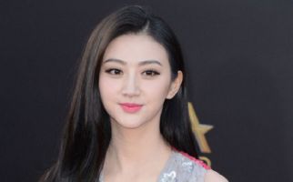Promosikan Permen Terlarang, Aktris Cantik China Didenda Rp 15,6 Miliar - JPNN.com
