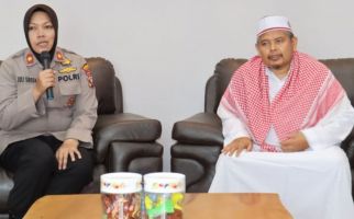 Heboh Wanita Berjilbab Mengumbar Aurat di TikTok, MUI Turun Tangan - JPNN.com