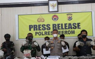 Bawa 7,2 Kg Ganja dari Papua Nugini, Dua Orang Ditangkap TNI - JPNN.com