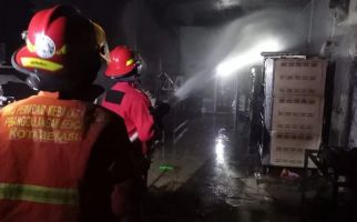 Waduh, Toko Roti di Bekasi Terbakar, Sebegini Kerugiannya - JPNN.com