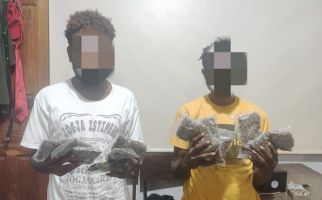 Bawa Barang Terlarang dari PNG, Dua Pemuda Ini Berakhir di Balik Jeruji - JPNN.com