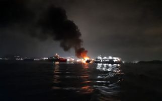 Bakamla RI Amankan Kapal Dumai Line 5 yang Terbakar - JPNN.com