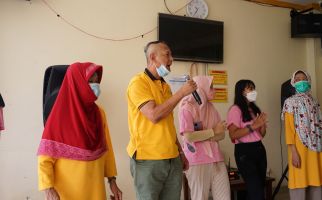 KT&G SangSang Volunteer Indonesia Berbagi Kebahagiaan di Panti Wreda - JPNN.com