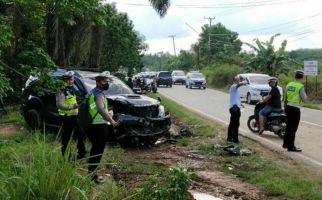 Adu Banteng Toyota Fortuner vs Daihatsu Taft, Ngeri - JPNN.com