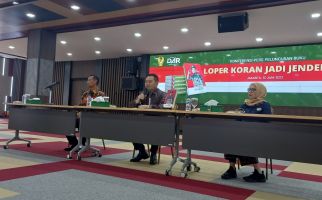 KSAD Dudung Luncurkan Buku 'Loper Koran Jadi Jenderal' - JPNN.com