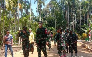 Prajurit TNI Membangun Jalan Baru Sepanjang 3,7 Km di Aceh Utara - JPNN.com