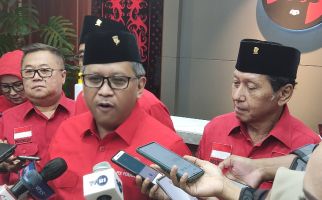 Hasto Ingatkan Kader PDIP Jangan Terbuai Hasil Survei, Pilpres Urusan Bu Mega - JPNN.com
