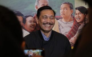Pak Luhut, Kalau Minyak Goreng Curah Dihapus, Nasib UMKM Bagaimana? - JPNN.com