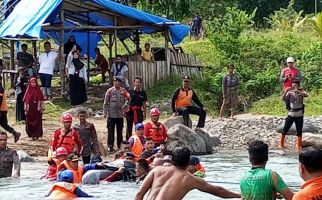 Terseret Arus, 2 Pelajar di Padang Ditemukan Meninggal Dunia, 1 Lagi Masih Dicari - JPNN.com