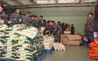 Kerahkan KRI Makassar-590, TNI AL Kirim Bantuan Buat Korban Gempa Mamuju - JPNN.com