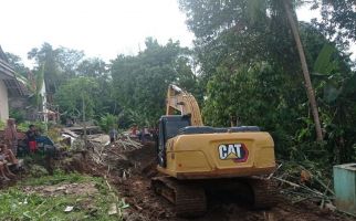 Bencana Tanah Bergerak di Lebak, Jalan Antardesa Terputus, 1 Rumah Warga Rusak - JPNN.com