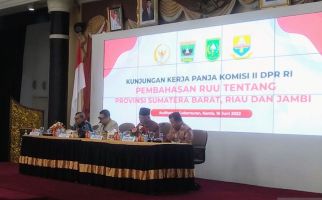 Ahmad Doli Meminta Pemerintah Memastikan Nasib Ratusan Ribu Honorer Sebelum 2023 - JPNN.com