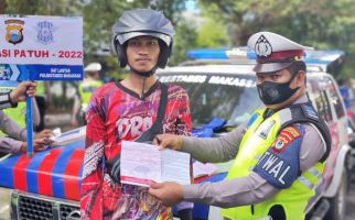 Ribuan Pengendara di Makassar Terjaring Operasi Patuh 2022 - JPNN.com